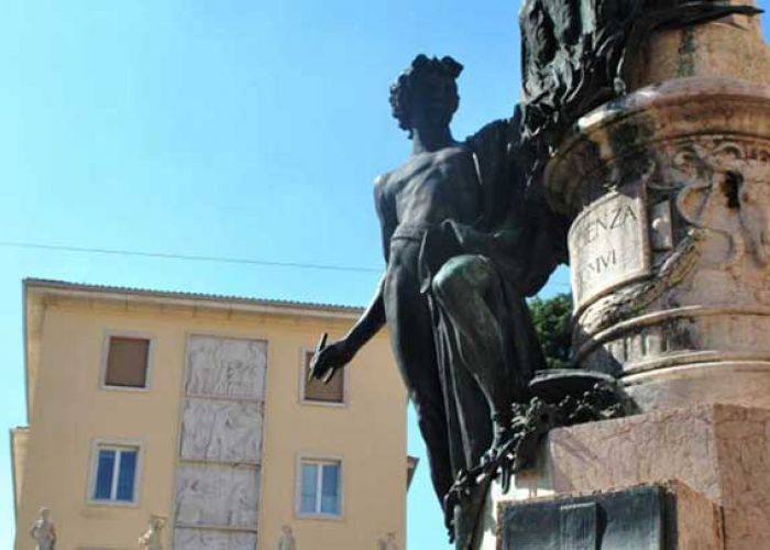 Monument to the Pasini brothers